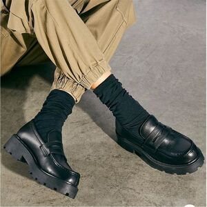 Vagabond Cosmo 2.0 Loafer Black Leather Lug Sole EU 39/US 9